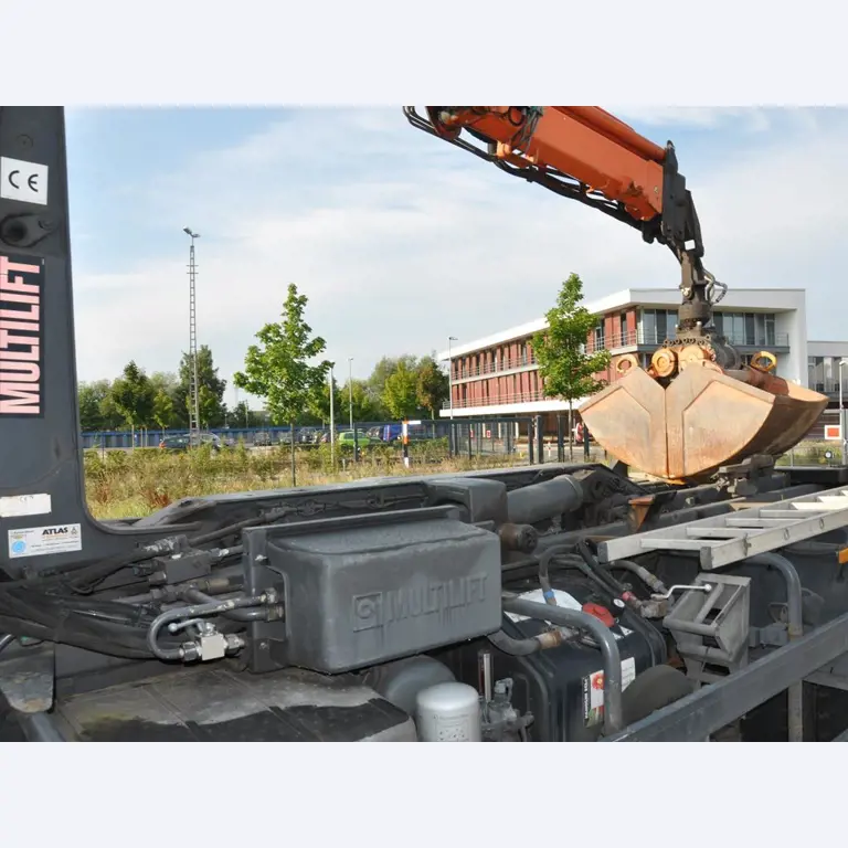 diverse schwimmende Arbeitsgeräte-14