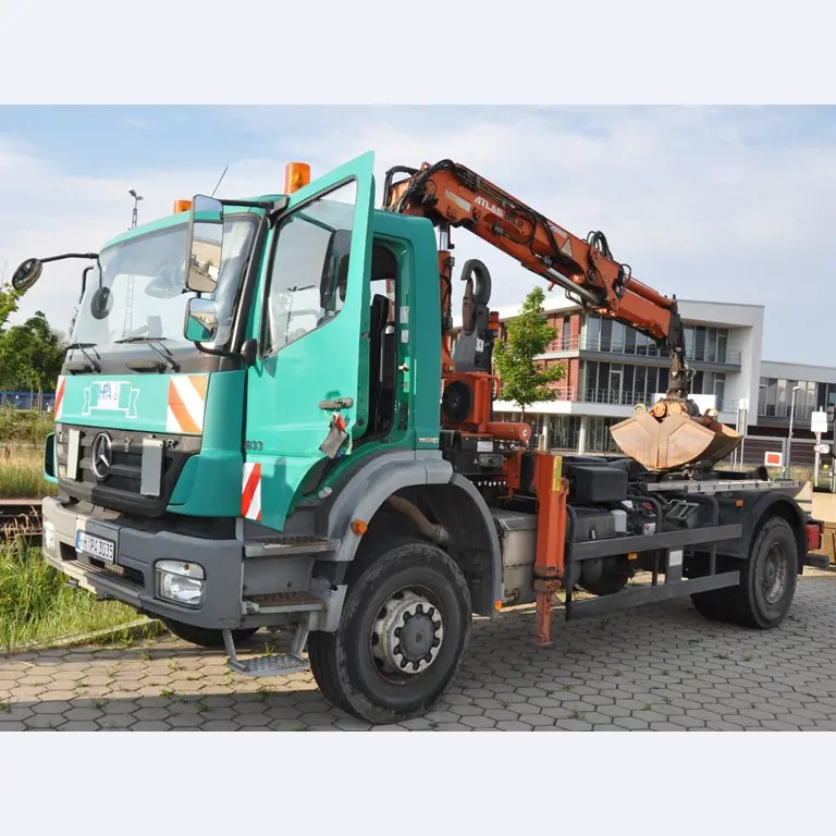 diverse schwimmende Arbeitsgeräte-1