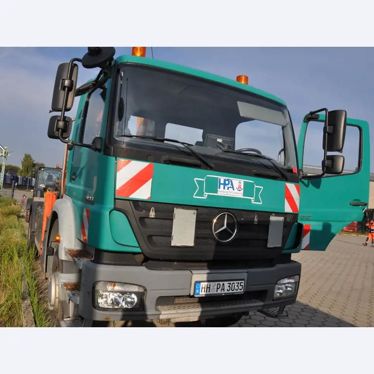 diverse schwimmende Arbeitsgeräte-3