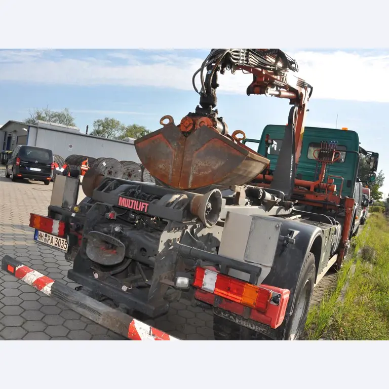 diverse schwimmende Arbeitsgeräte-4