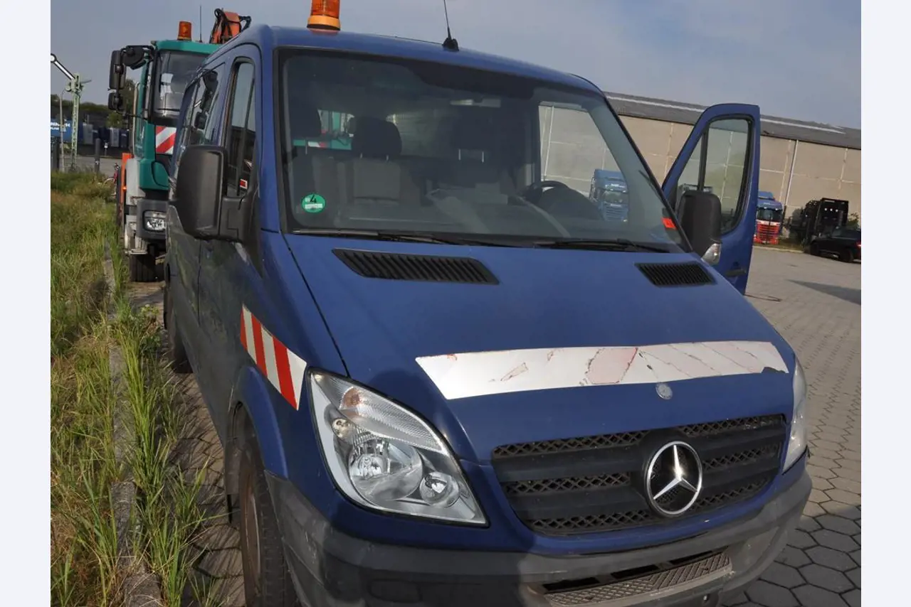 diverse schwimmende Arbeitsgeräte-3