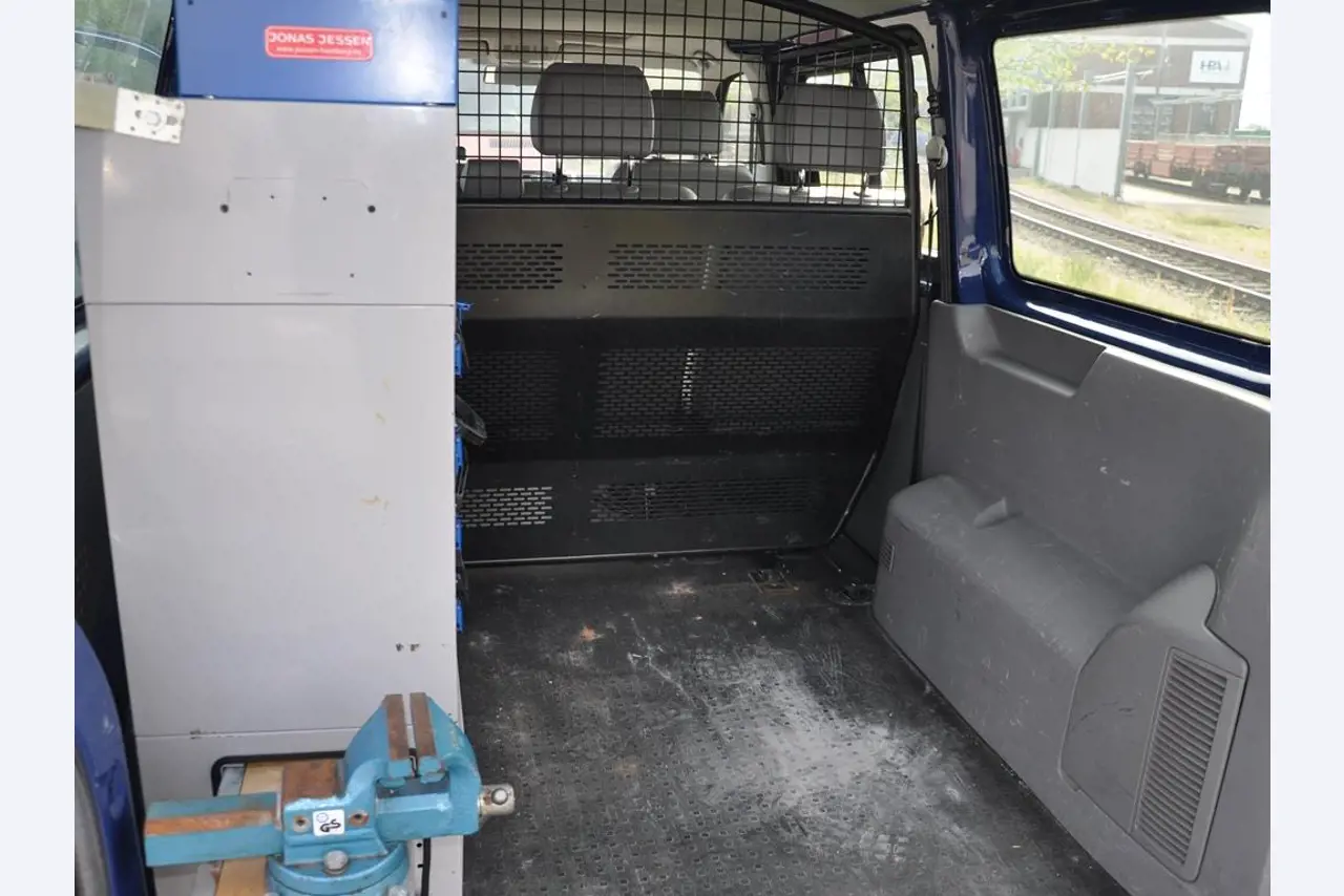 diverse schwimmende Arbeitsgeräte-12