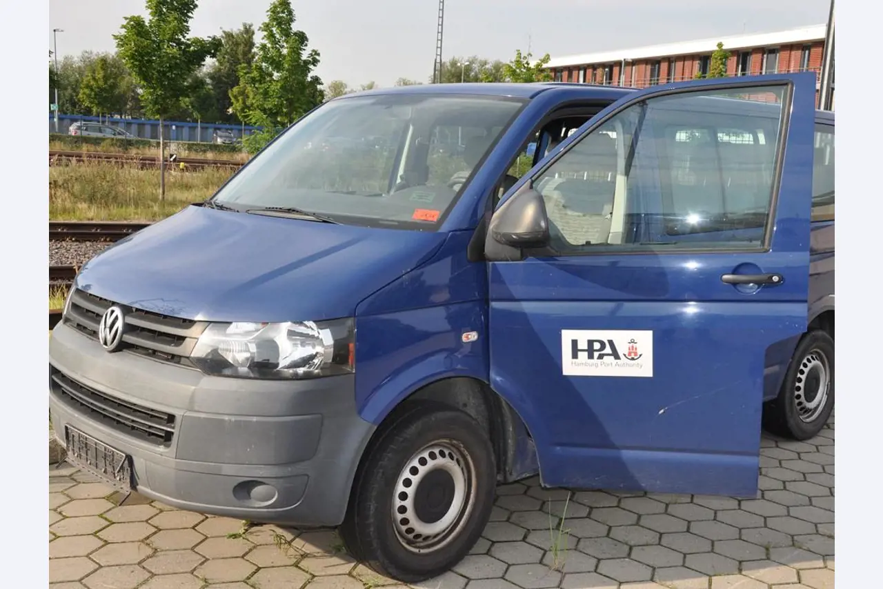 diverse schwimmende Arbeitsgeräte-1