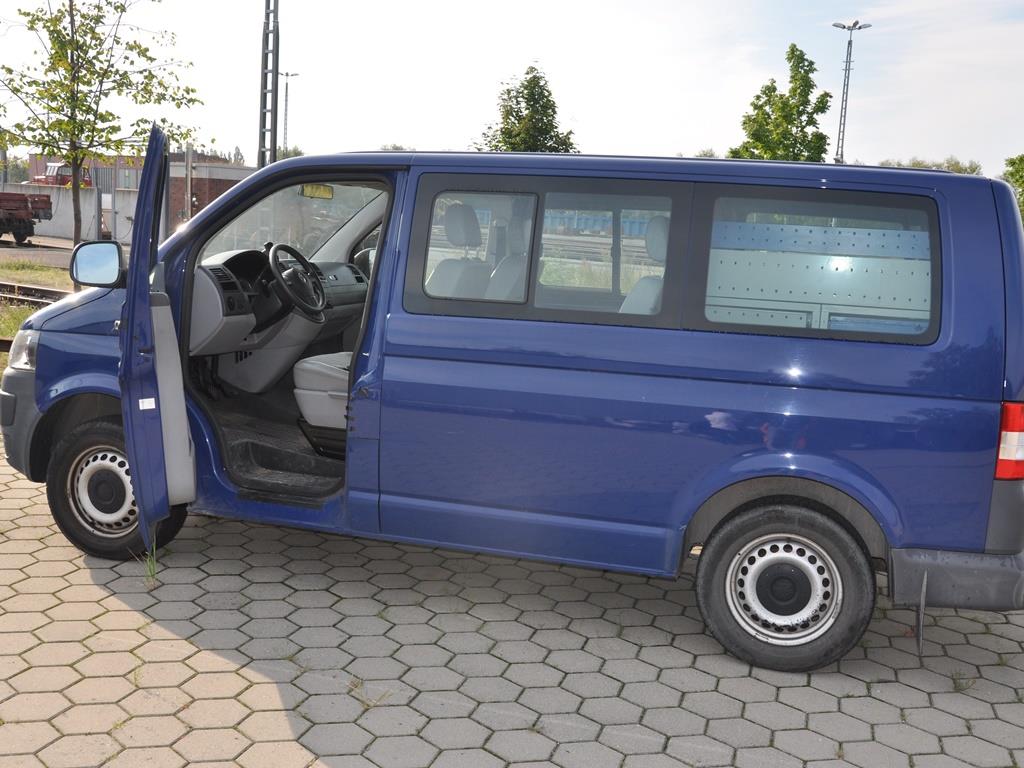 divers outils de travail flottants-3