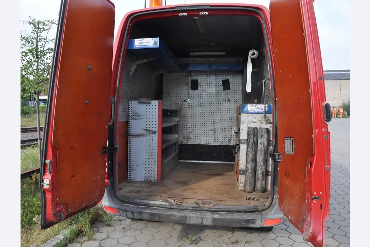 diverse schwimmende Arbeitsgeräte-12