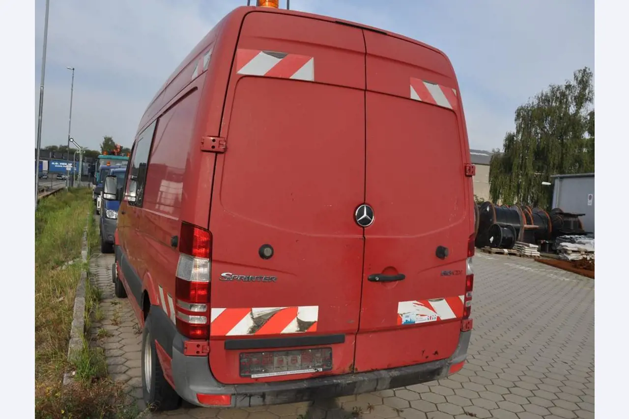 diverse schwimmende Arbeitsgeräte-5