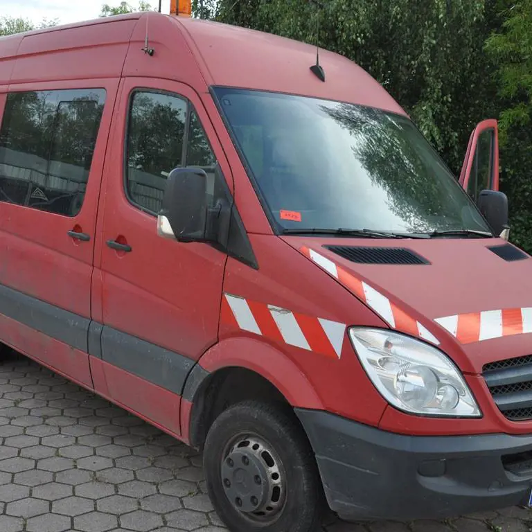 Vrachtwagen gesloten Mercedes - Benz 906 KA 50 Sprinter