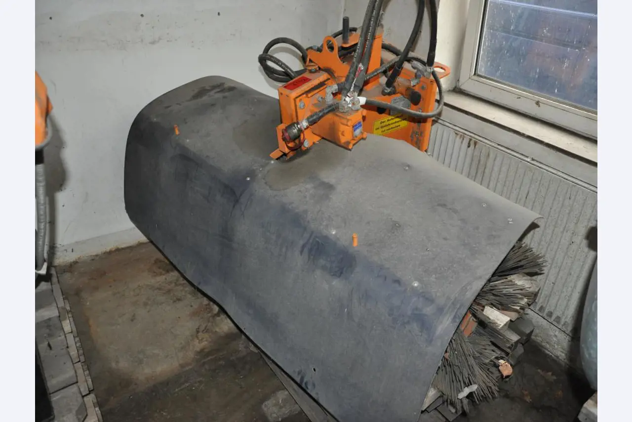 Različni plavajoči pripomočki-2