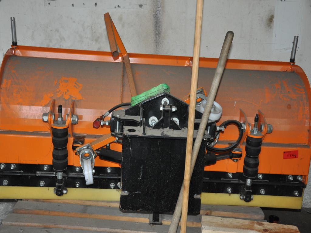 Različni plavajoči pripomočki-1