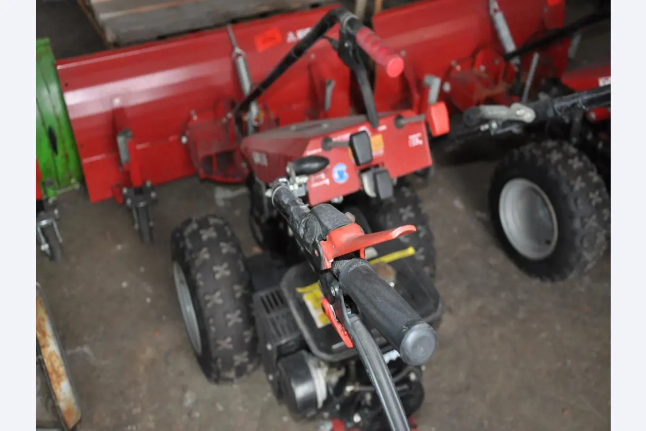 diverse schwimmende Arbeitsgeräte-3