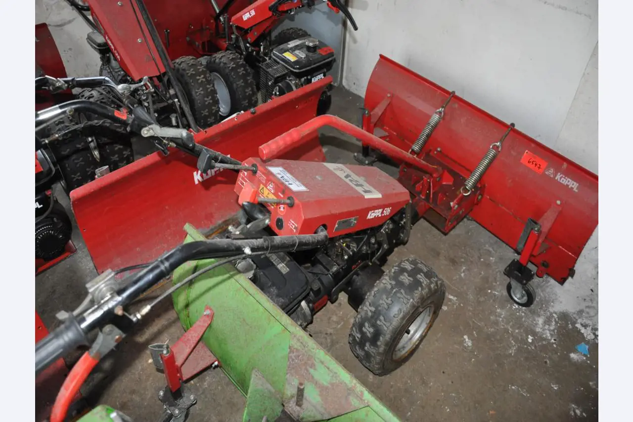 diverse schwimmende Arbeitsgeräte-1