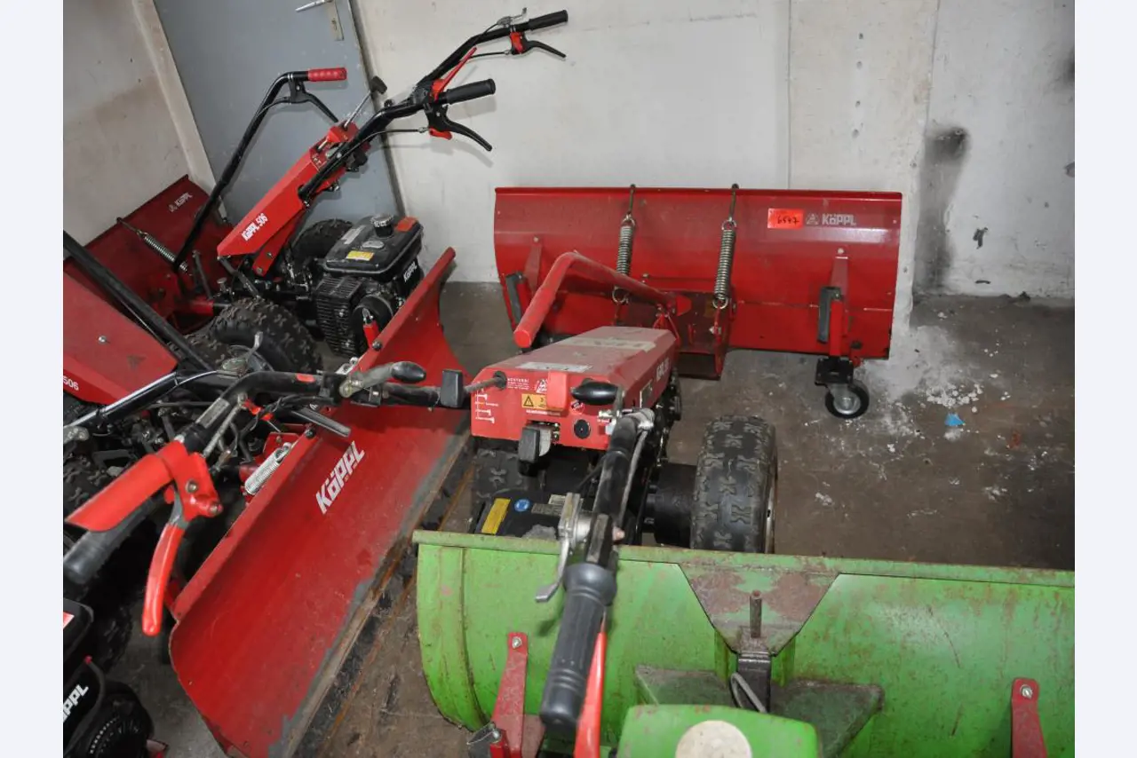 diverse schwimmende Arbeitsgeräte-2