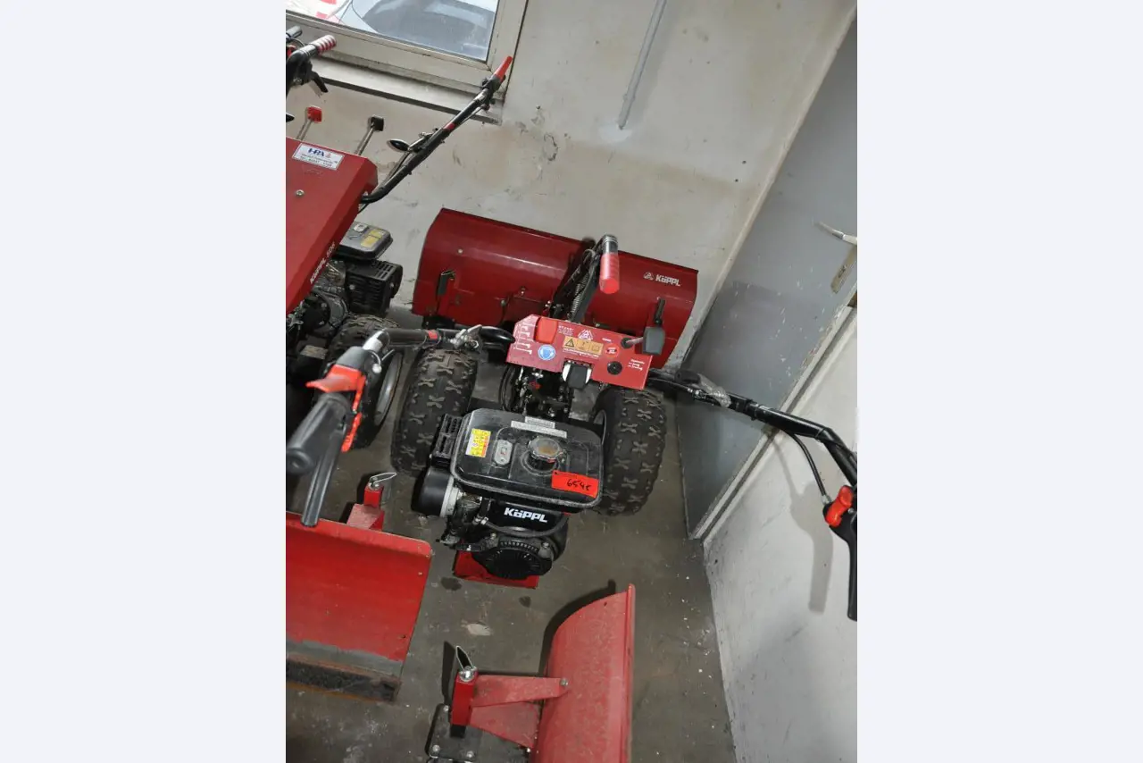 diverse schwimmende Arbeitsgeräte-1