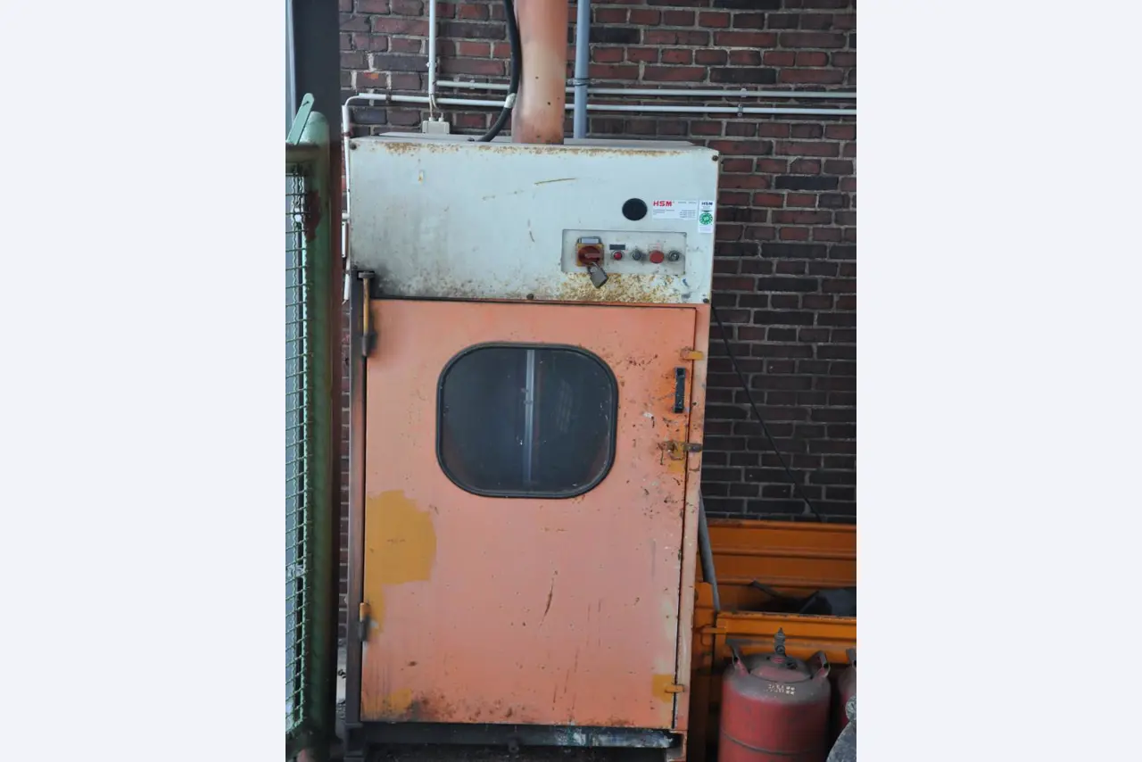 diverse schwimmende Arbeitsgeräte-2