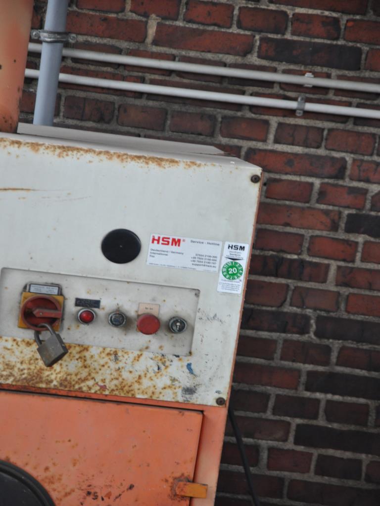 diverse schwimmende Arbeitsgeräte-3