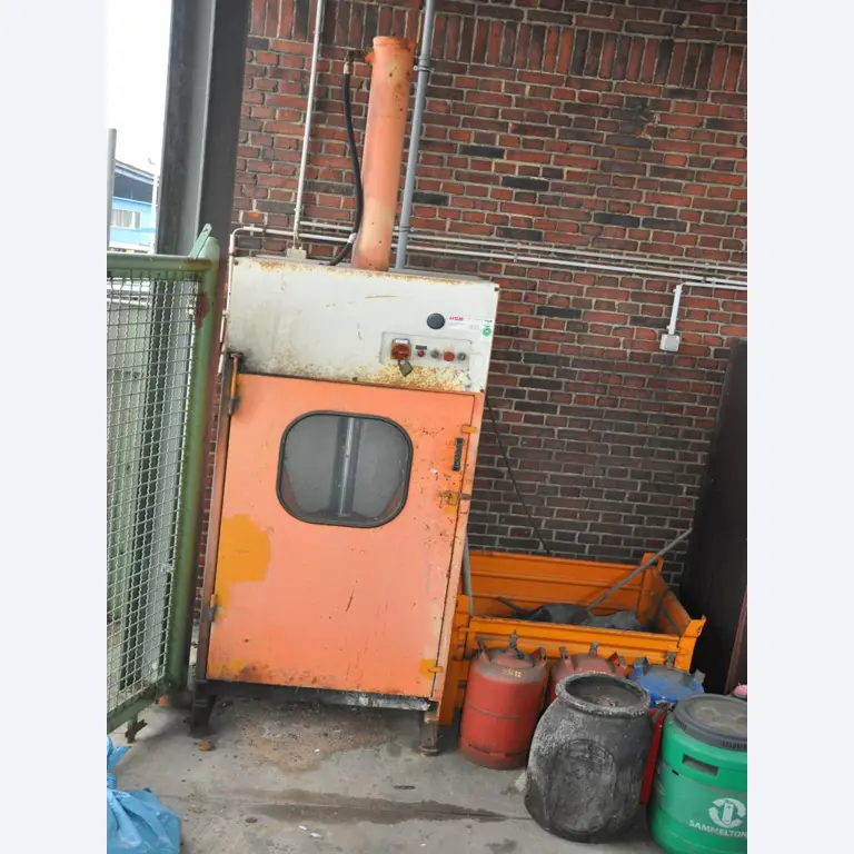 diverse schwimmende Arbeitsgeräte-1