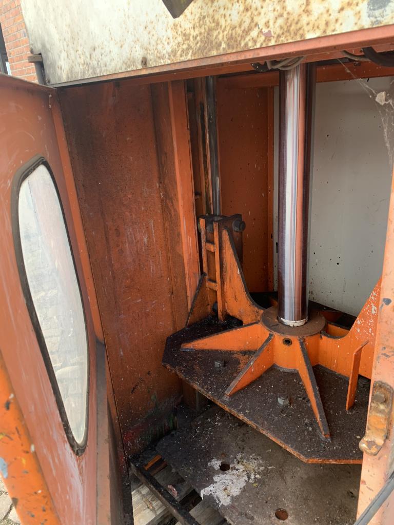 diverse schwimmende Arbeitsgeräte-4