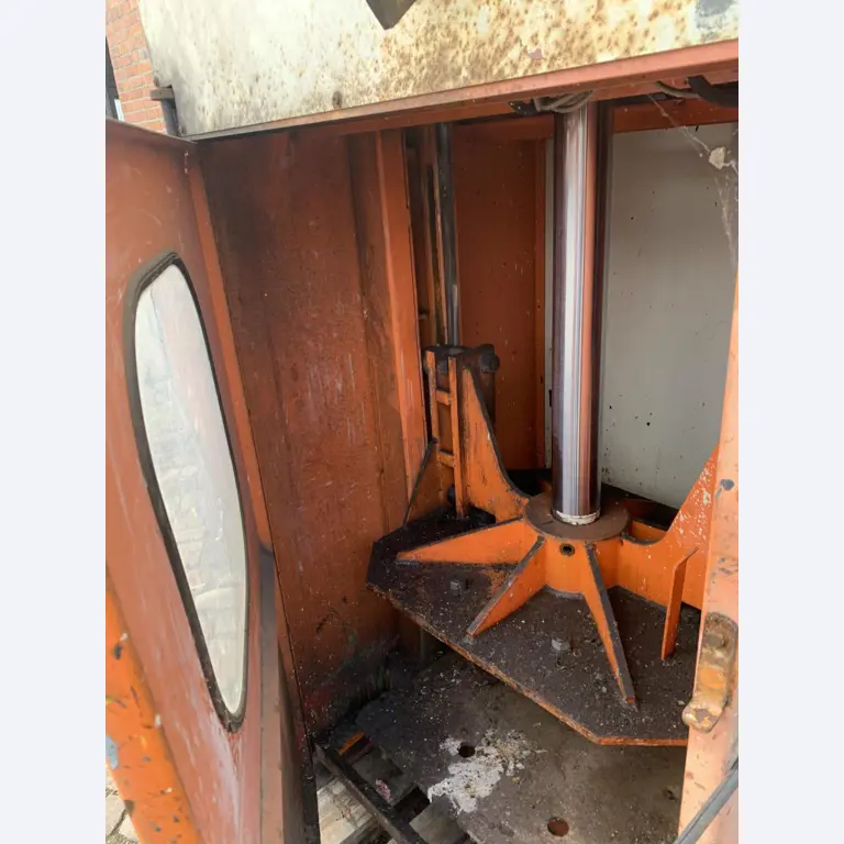 diverse schwimmende Arbeitsgeräte-4