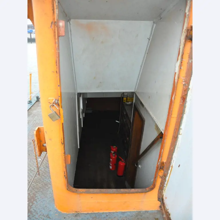 Diversos utensílios flutuantes-21