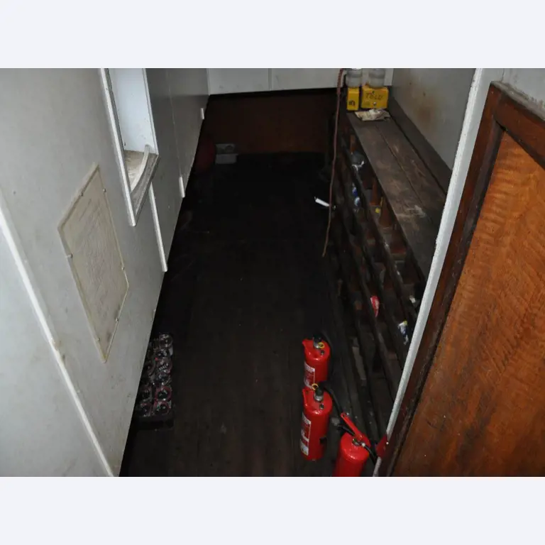 Diversos utensílios flutuantes-22