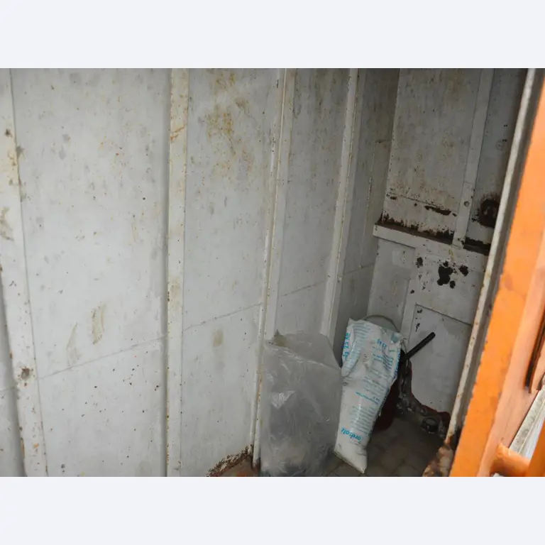 Diversos utensílios flutuantes-34