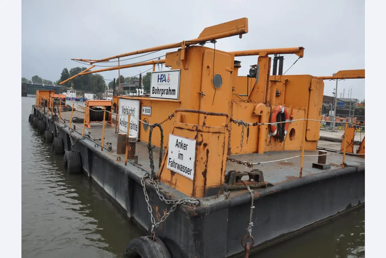 Diversos utensílios flutuantes-1