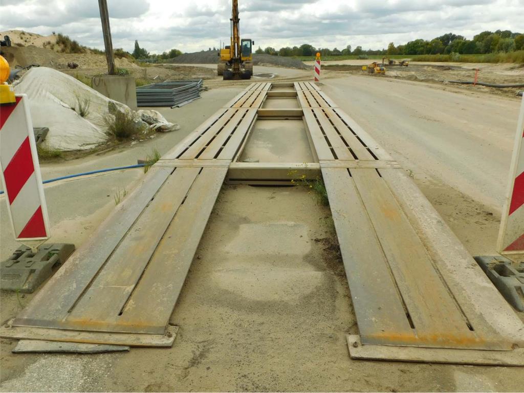 various floating work equipment-1