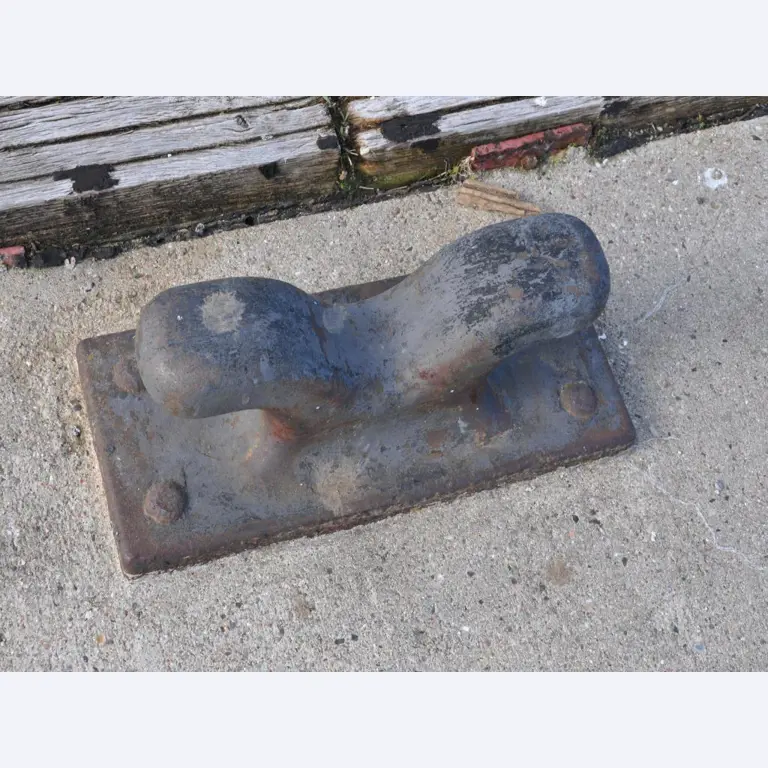 Betriebsausstattung aus dem Hafenumfeld/ Wasserbau-15