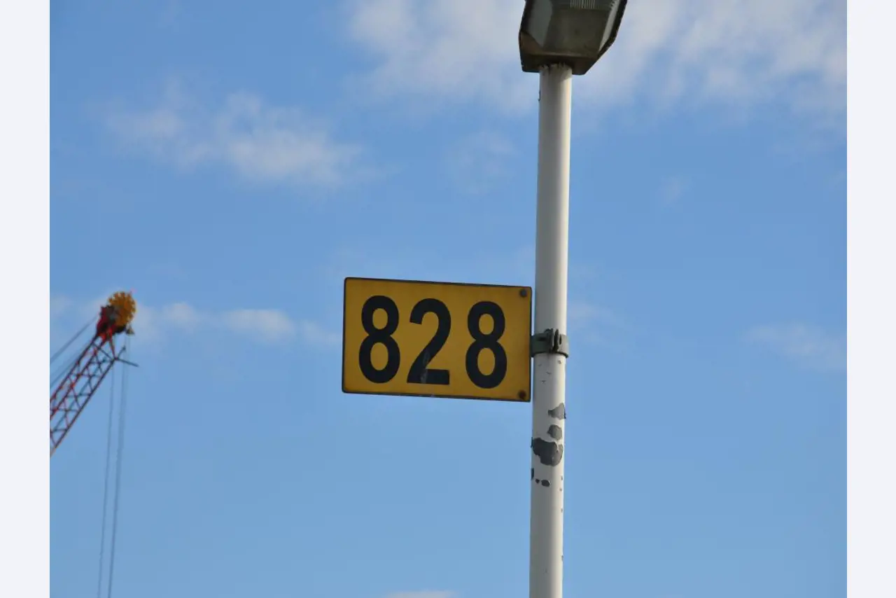 Betriebsausstattung aus dem Hafenumfeld/ Wasserbau-20