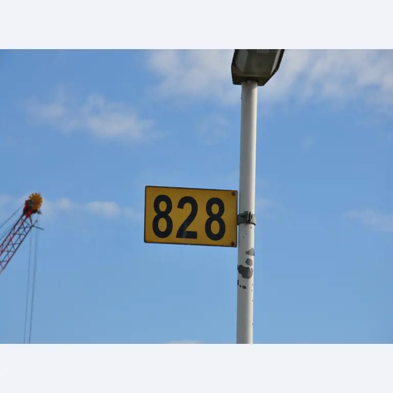 Betriebsausstattung aus dem Hafenumfeld/ Wasserbau-20