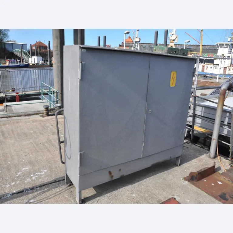 Betriebsausstattung aus dem Hafenumfeld/ Wasserbau-3