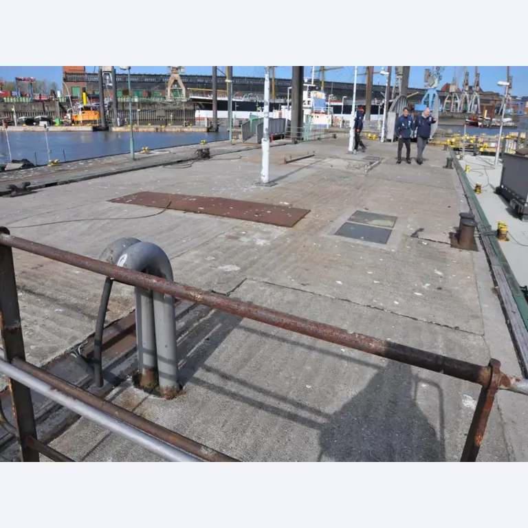Betriebsausstattung aus dem Hafenumfeld/ Wasserbau-5