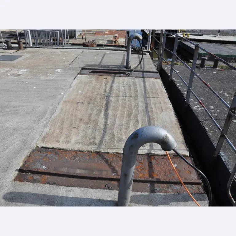 Betriebsausstattung aus dem Hafenumfeld/ Wasserbau-9