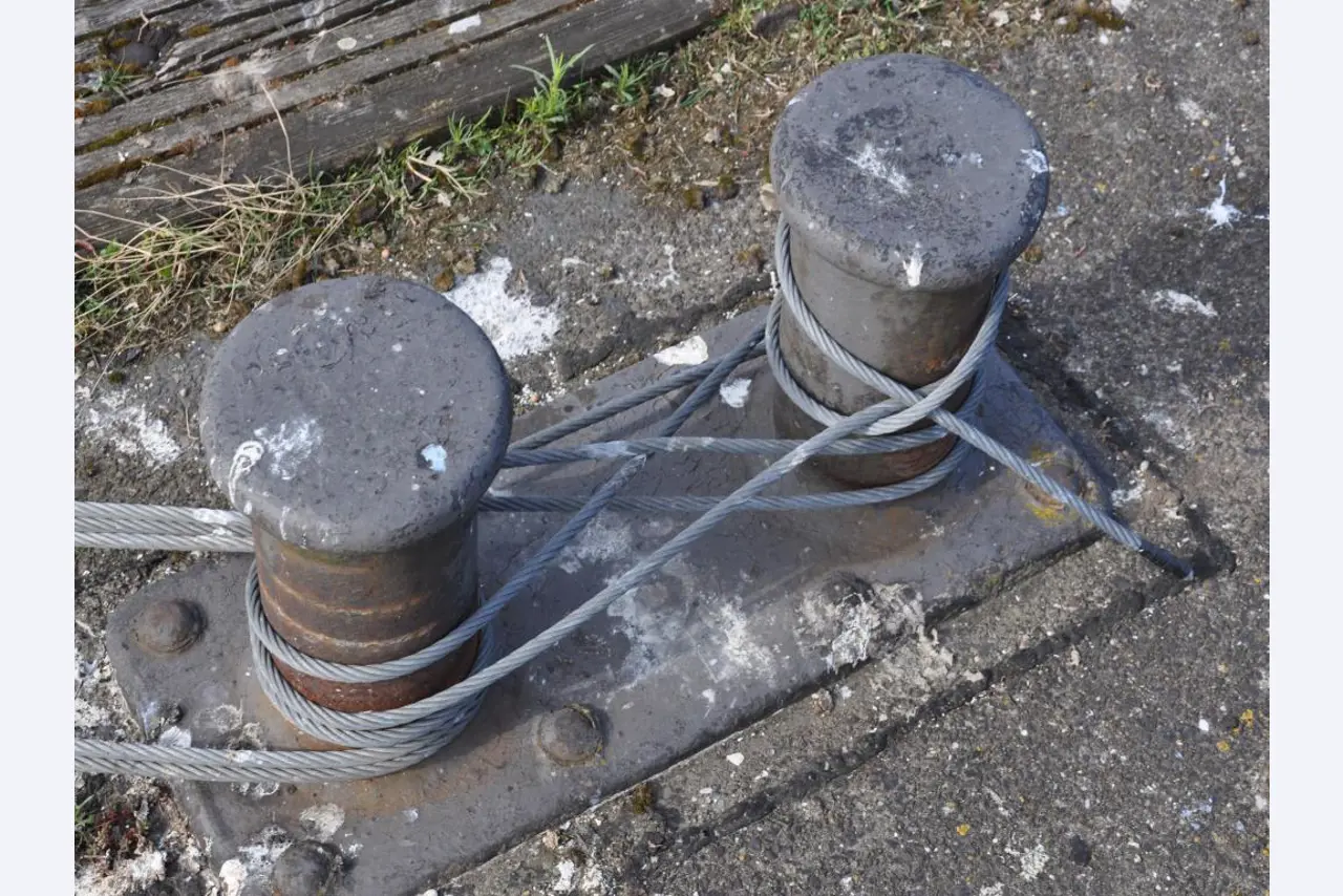 Provozní zařízení z prostředí přístavu/hydraulika-13