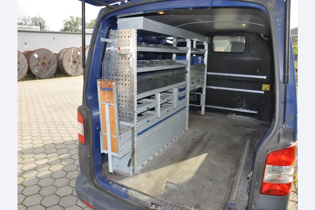 Betriebsausstattung aus dem Hafenumfeld/ Wasserbau-10