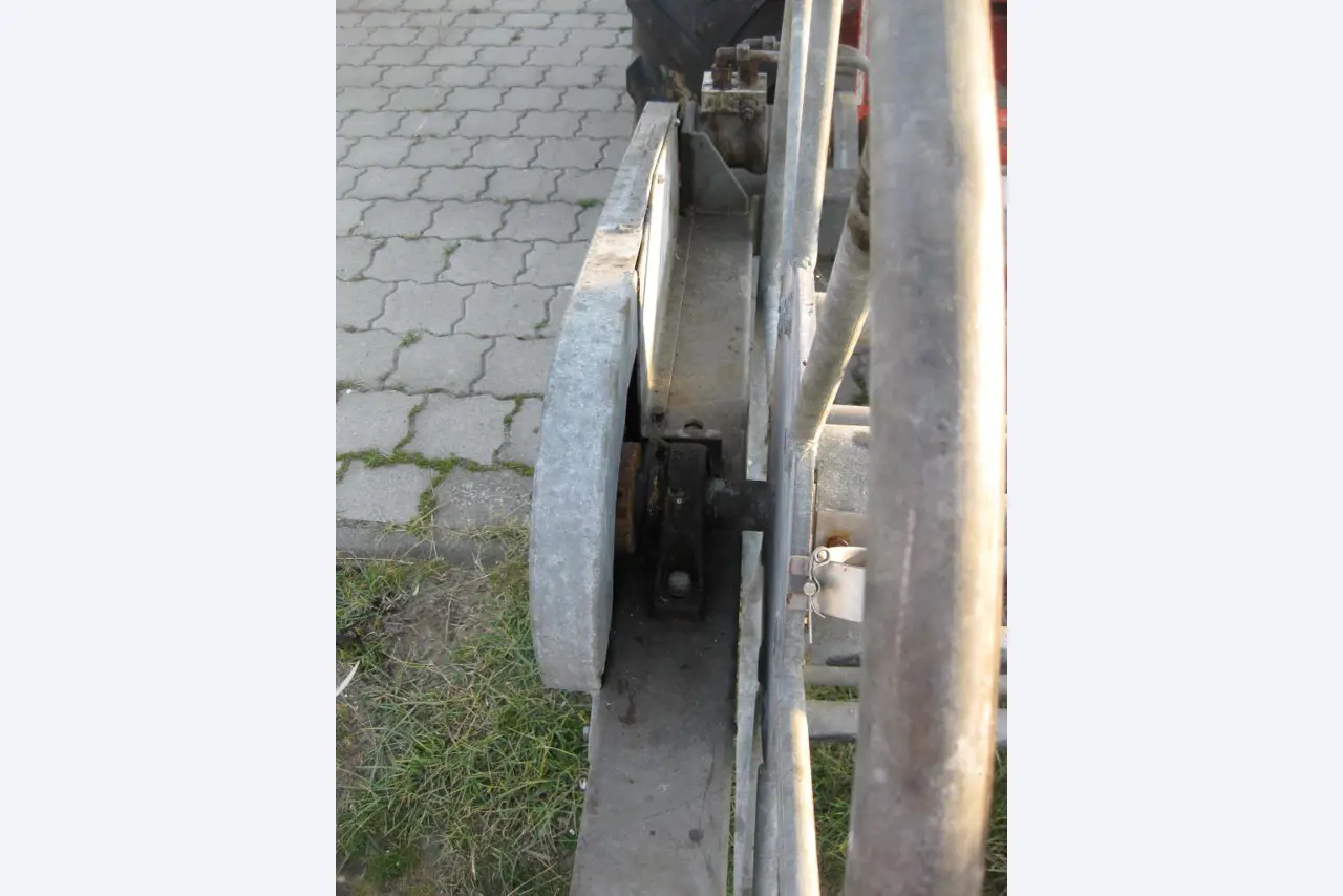 Betriebsausstattung aus dem Hafenumfeld/ Wasserbau-3