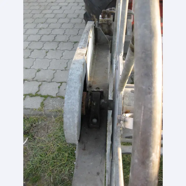 Betriebsausstattung aus dem Hafenumfeld/ Wasserbau-3