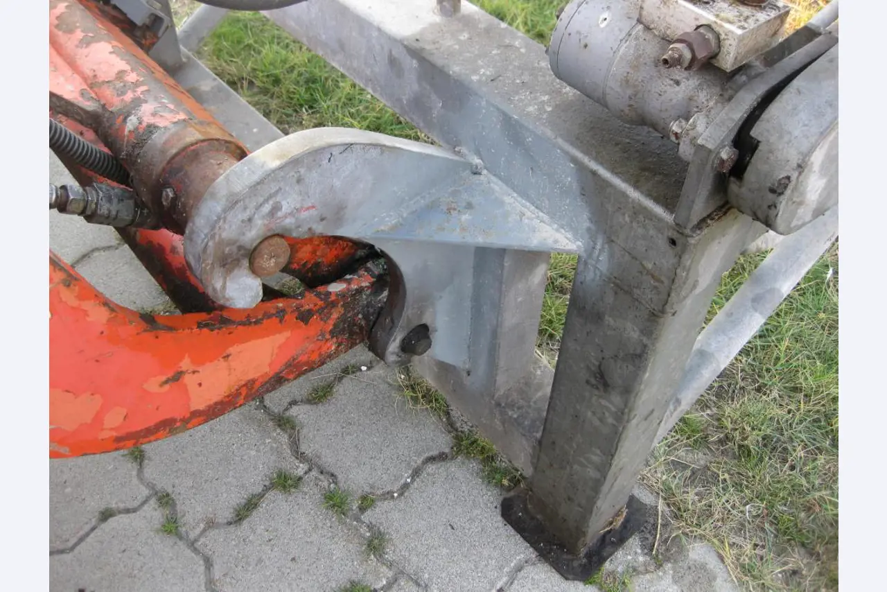 Betriebsausstattung aus dem Hafenumfeld/ Wasserbau-6