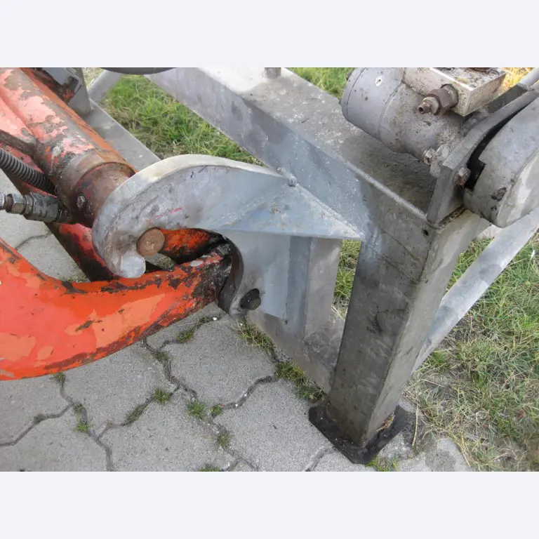 Betriebsausstattung aus dem Hafenumfeld/ Wasserbau-6