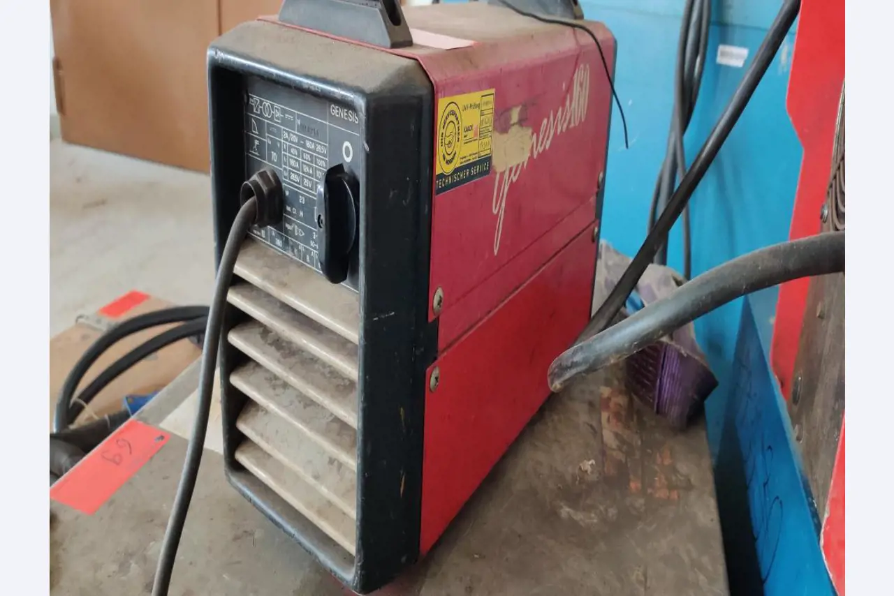 Wyposażenie warsztatowe/kanalizacyjne z terenu portu-3