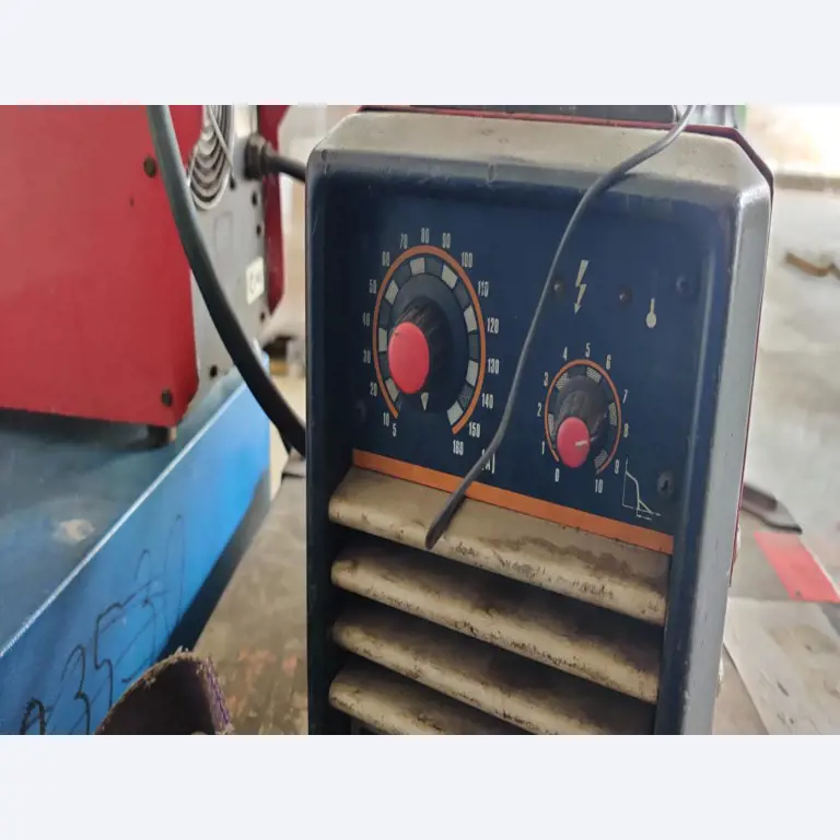 Wyposażenie warsztatowe/kanalizacyjne z terenu portu-5