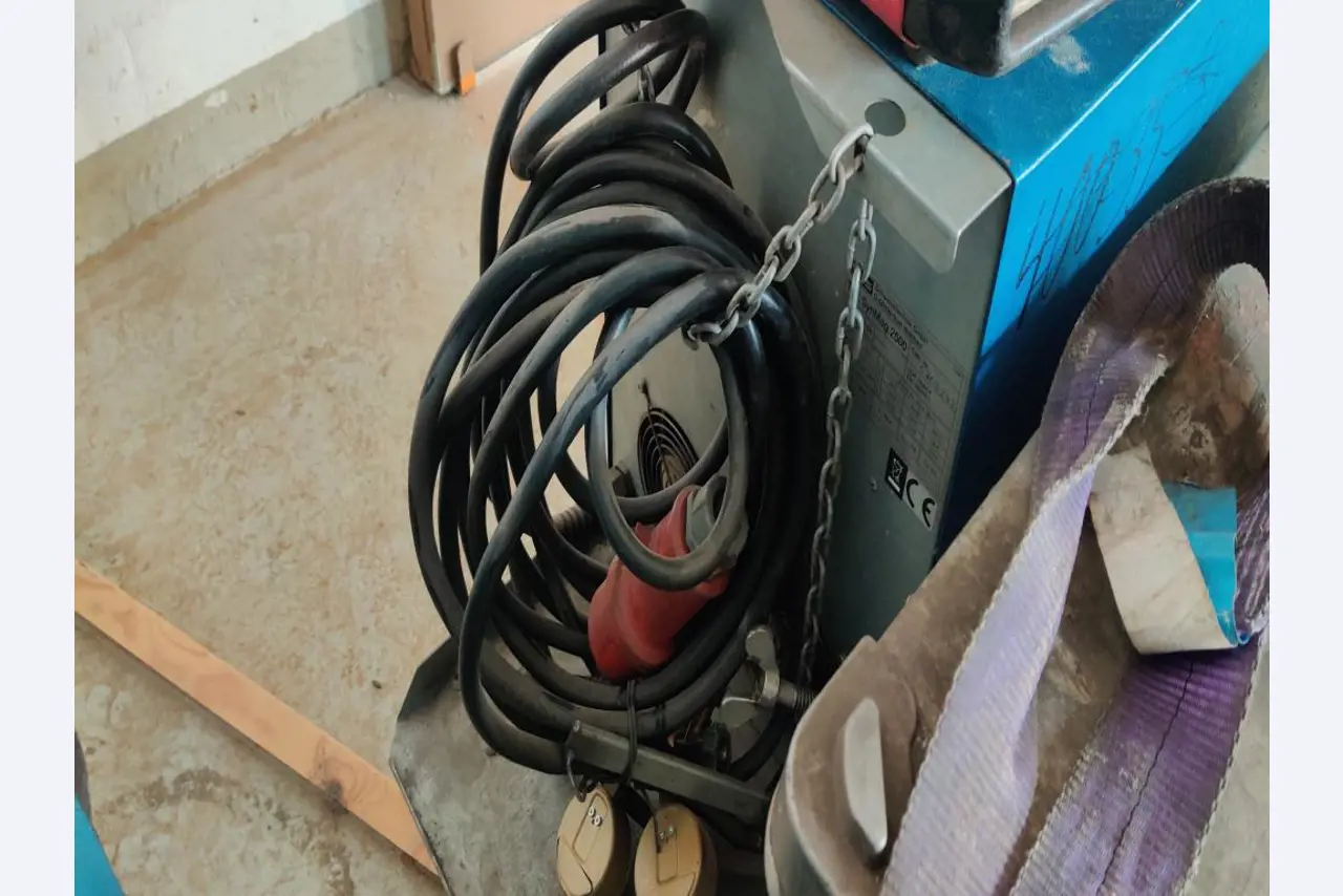Dílenské/instalatérské vybavení z oblasti přístavu-4
