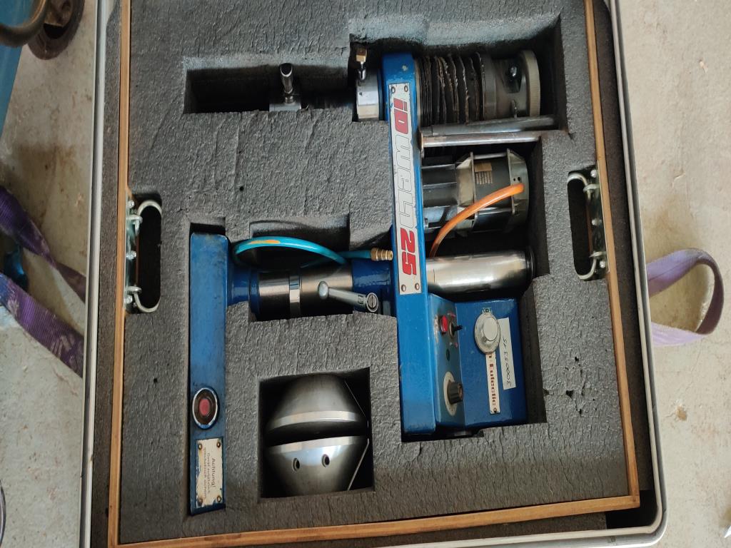 Dílenské/instalatérské vybavení z oblasti přístavu-1