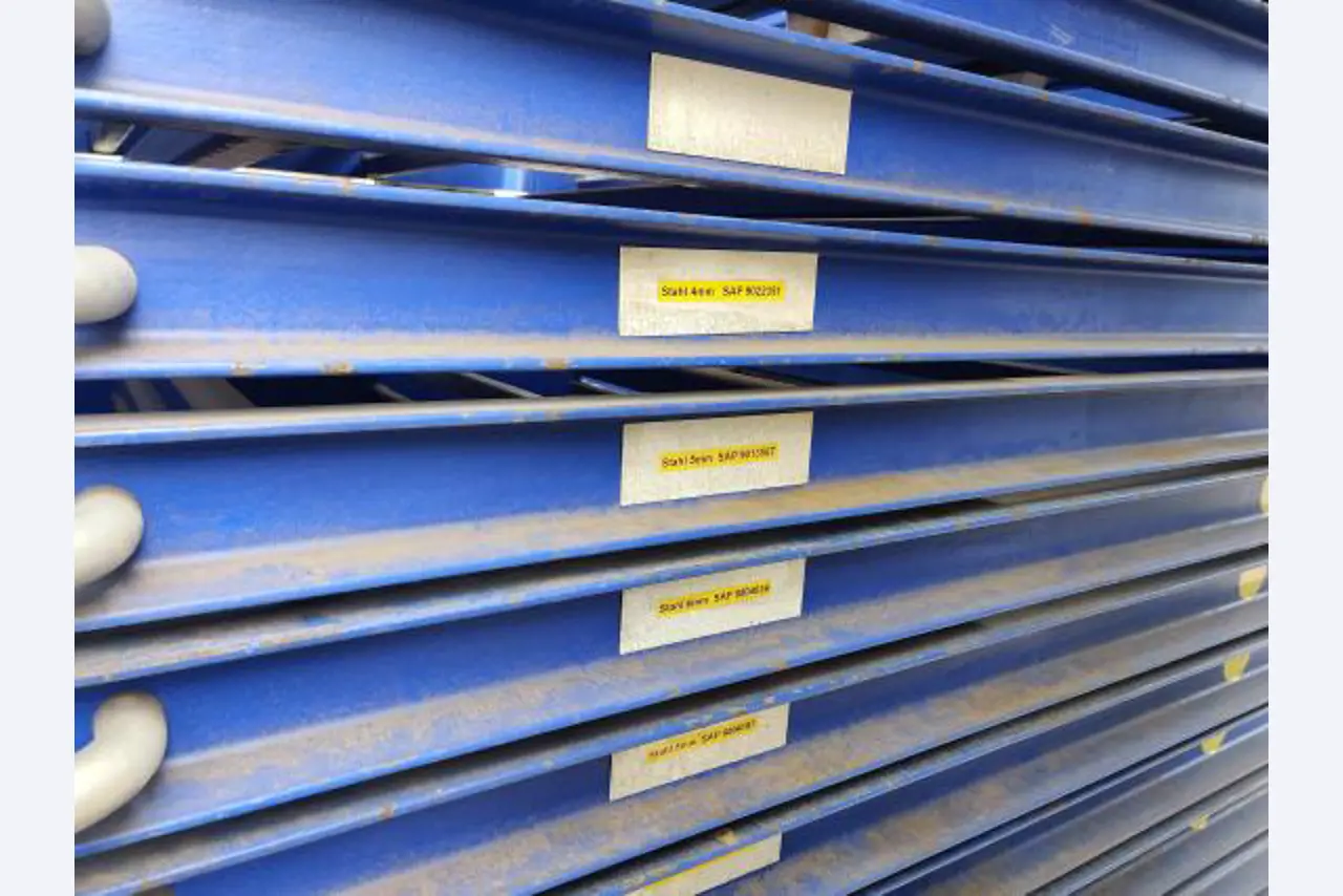 Working ship (direction finding boat) "Deepenschriewer IV" <br>and living barge "WS 3"-7