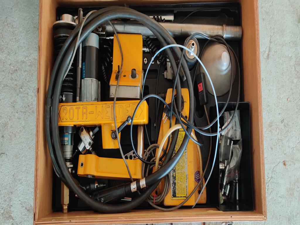 Equipos de taller y fontanería de la zona portuaria-1