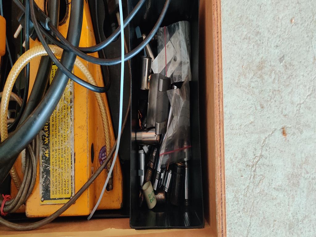 Equipos de taller y fontanería de la zona portuaria-4