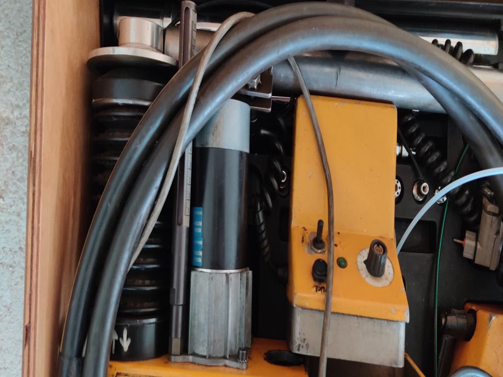 Equipos de taller y fontanería de la zona portuaria-6