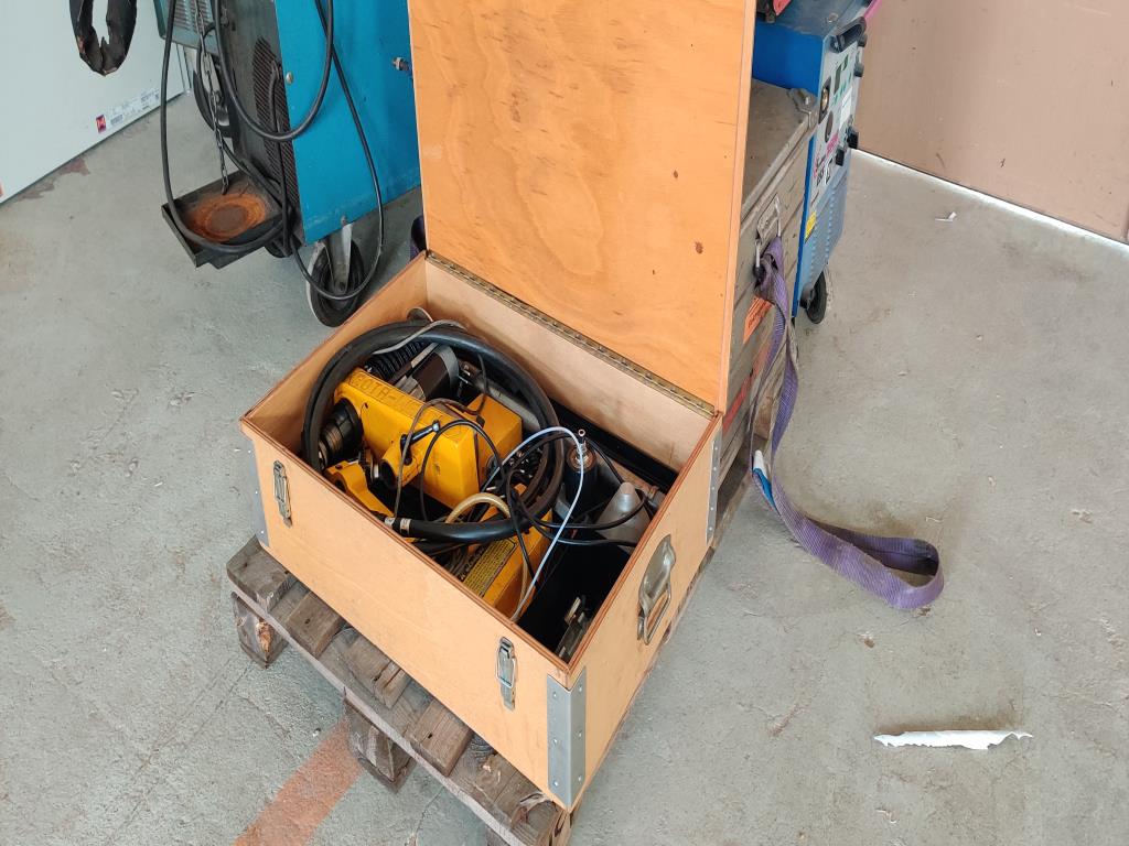 Equipos de taller y fontanería de la zona portuaria-7