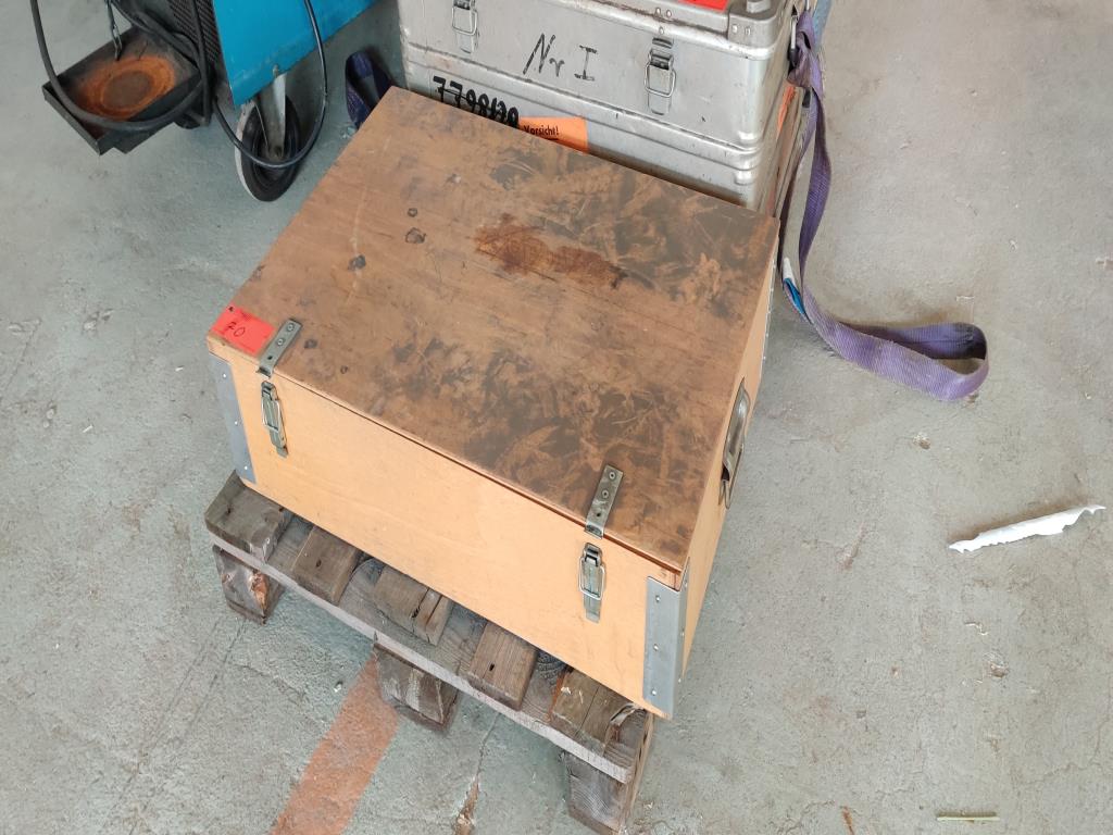 Equipos de taller y fontanería de la zona portuaria-8