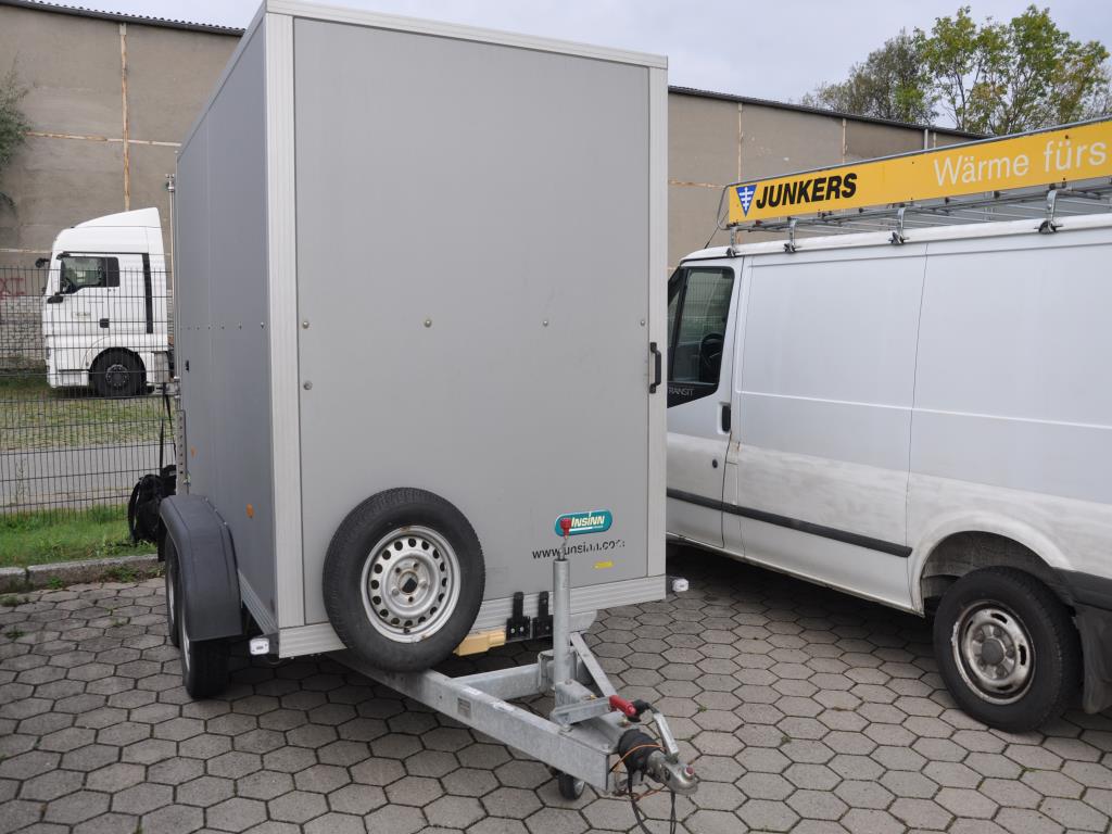 Equipos de taller y fontanería de la zona portuaria-1